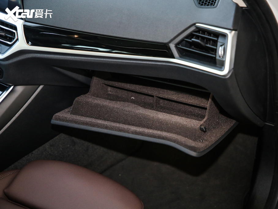 2021��R3ϵ 320i �\�����b