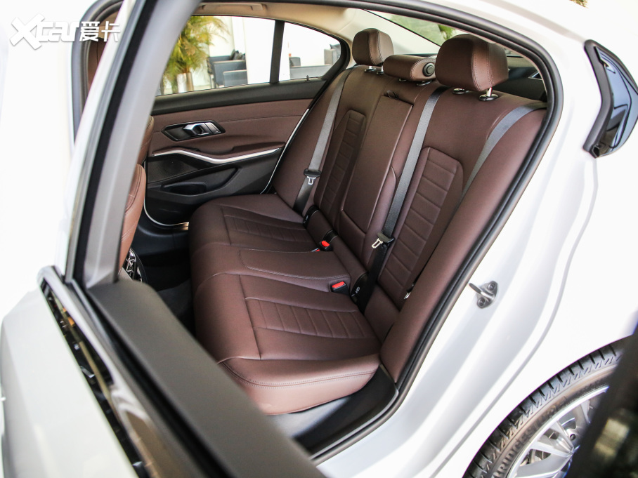 2021��R3ϵ 320i �\�����b