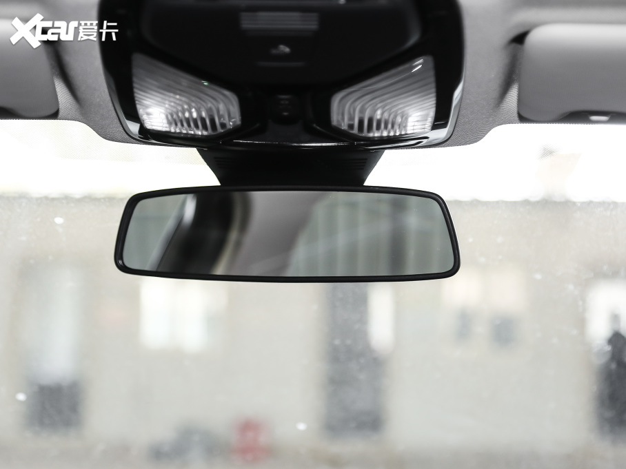 2021��R3ϵ 325Li xDrive M�\�����b