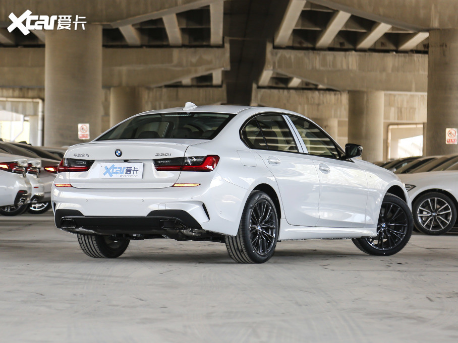 2021款330i m运动曜夜套装 2021款宝马3系 330li m performance 330