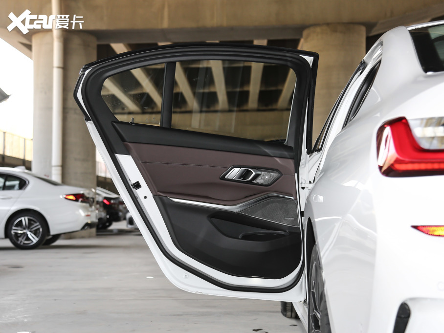 2021R3ϵ 330i M\ҹb