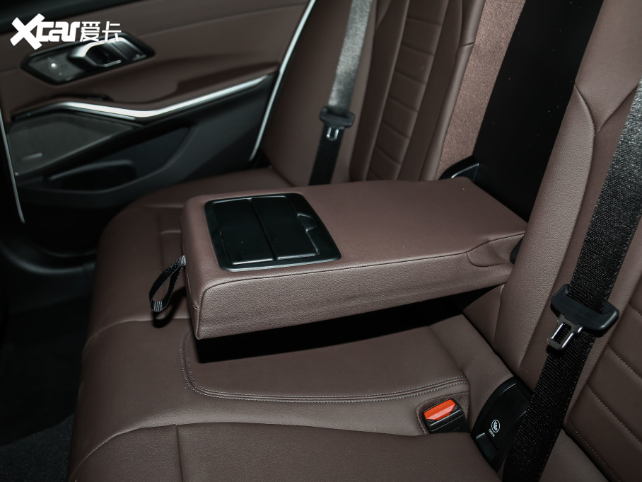 2021R3ϵ 330i M\ҹb