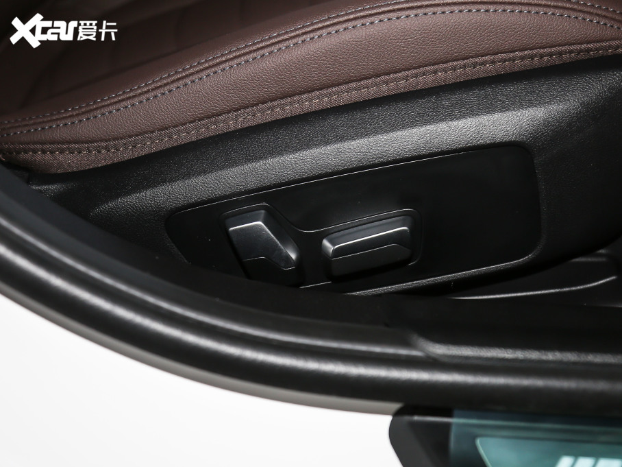 2021R3ϵ 330i M\ҹb