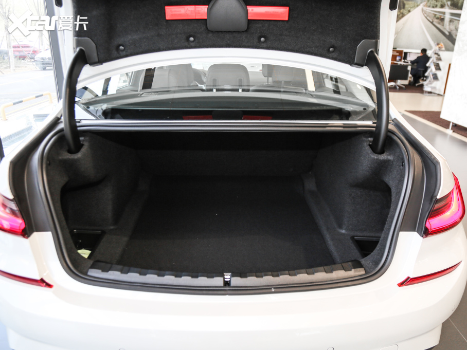 2021R3ϵ Ŀ 325Li M\b