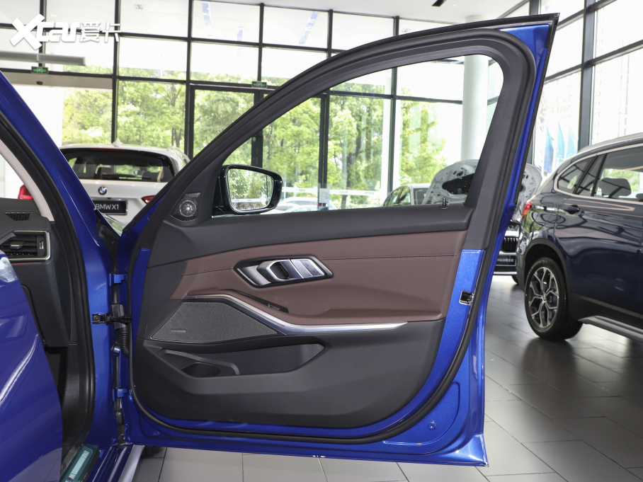 2021R3ϵ Ŀ 325Li M\ҹb