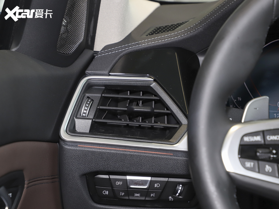 2021��R3ϵ �Ŀ� 325Li M�\����ҹ���b