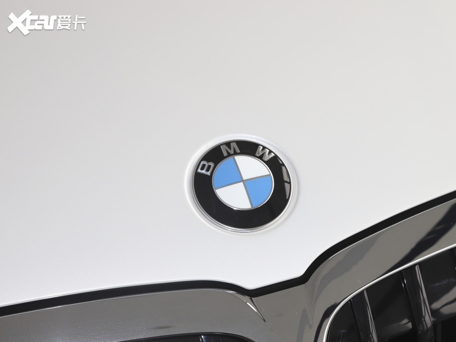 2021��R3ϵ �Ŀ� 325i M�\�����b