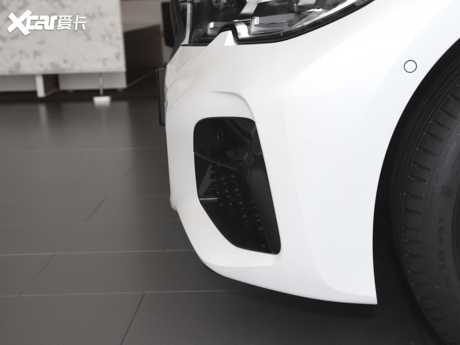 2021��R3ϵ �Ŀ� 325i M�\�����b