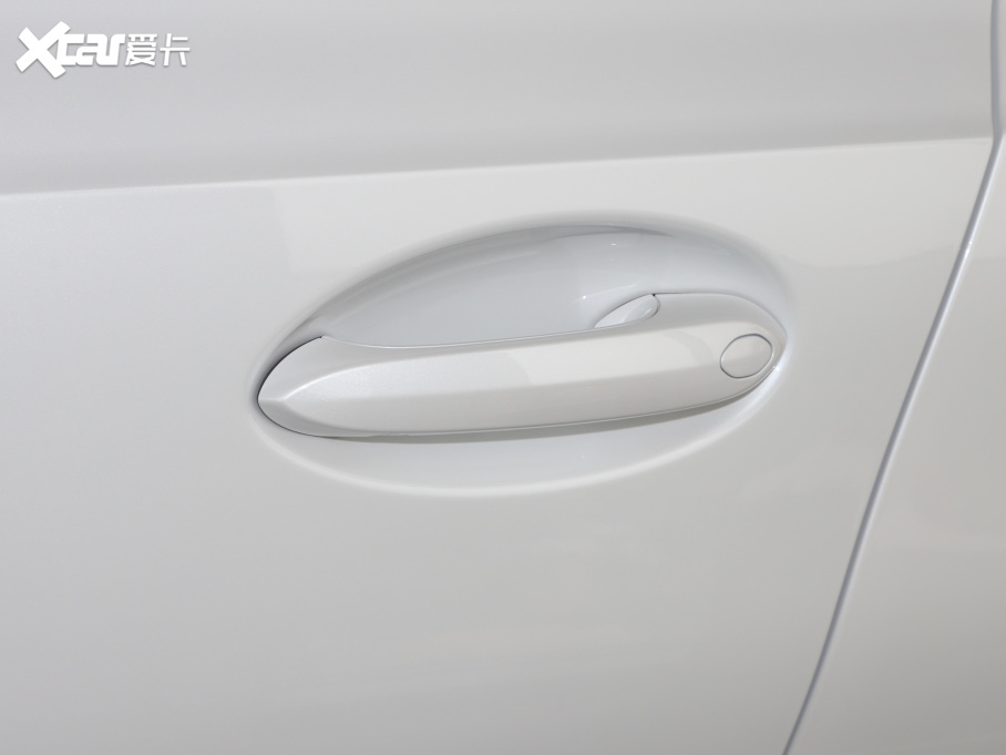 2021��R3ϵ �Ŀ� 325i M�\�����b