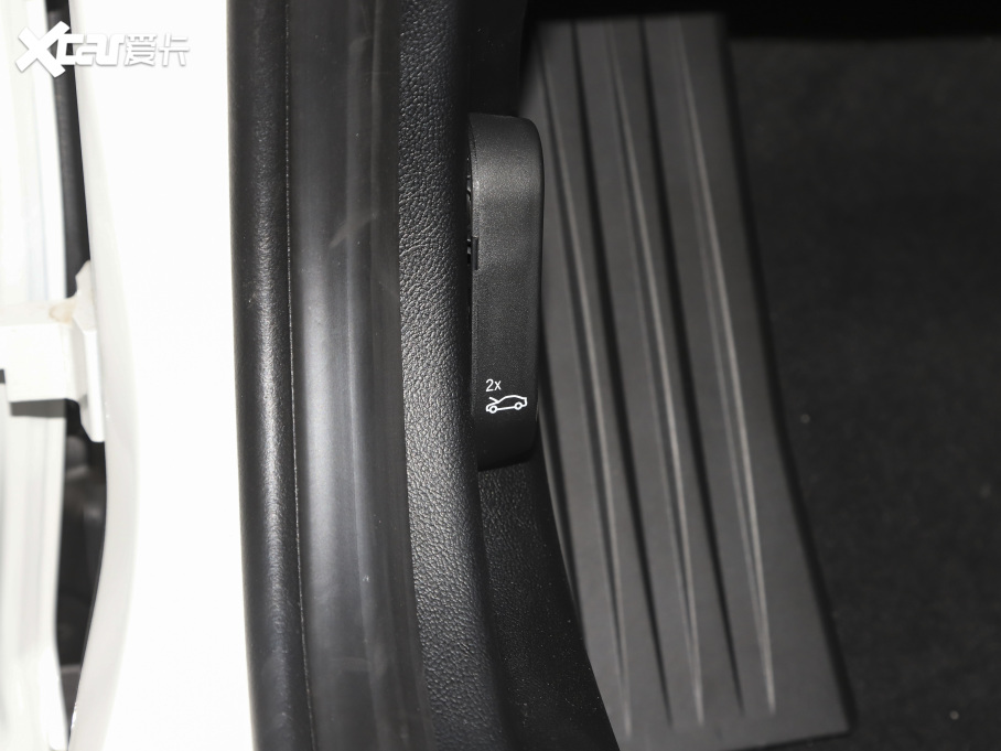 2021��R3ϵ �Ŀ� 325i M�\�����b