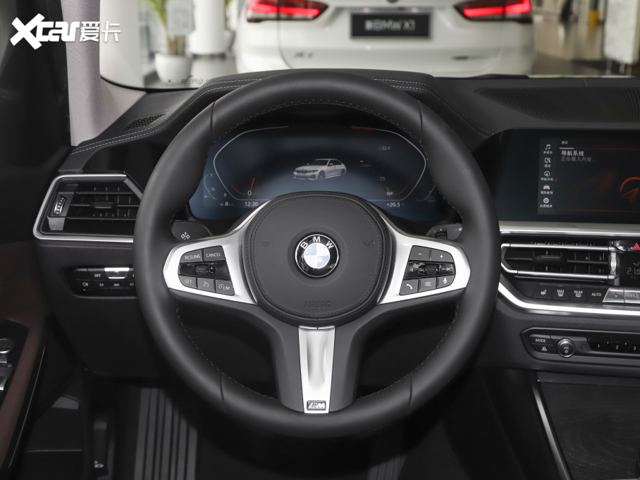 2021��R3ϵ �Ŀ� 325i M�\�����b