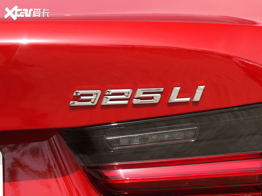 2021R3ϵ ¿ 325Li M\b