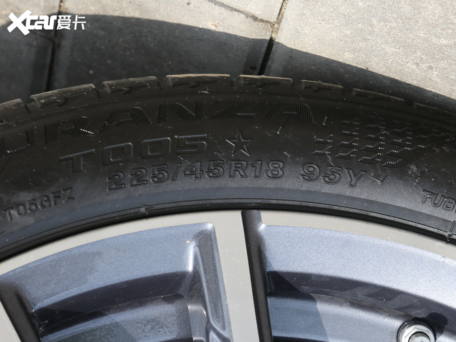 2021��R3ϵ �¿� 325Li M�\�����b