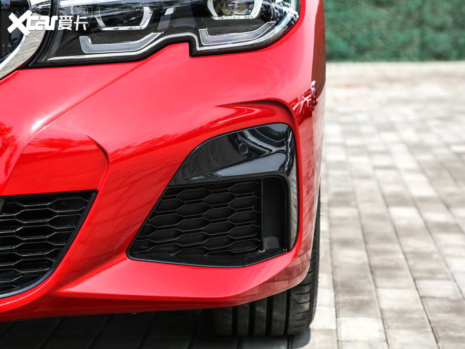 2021R3ϵ ¿ 325Li M\b