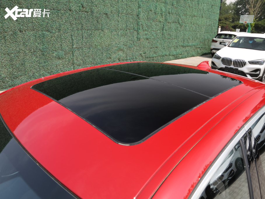 2021R3ϵ ¿ 325Li M\b