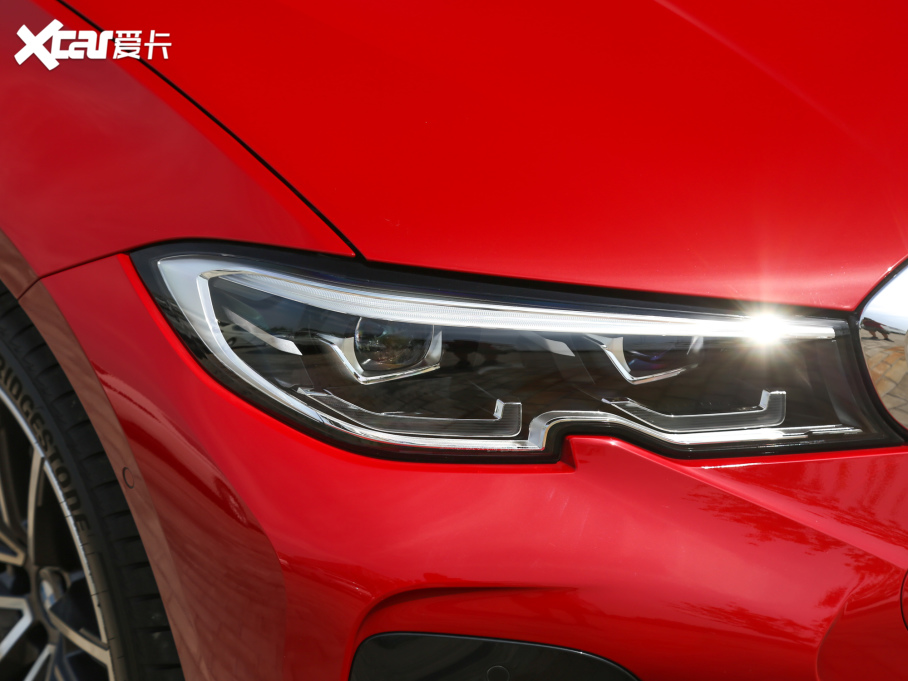 2021R3ϵ ¿ 325Li M\b