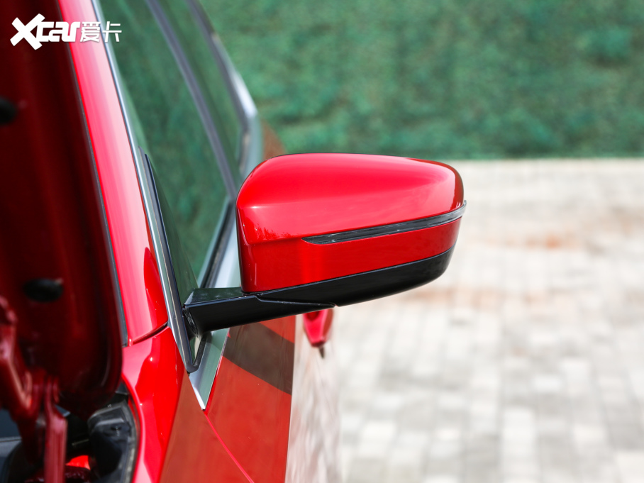 2021R3ϵ ¿ 325Li M\b