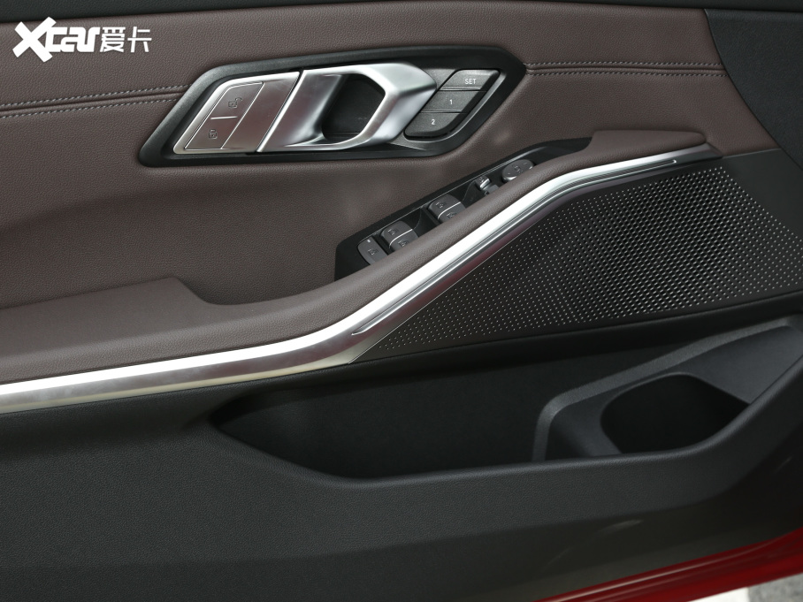 2021R3ϵ ¿ 325Li M\b