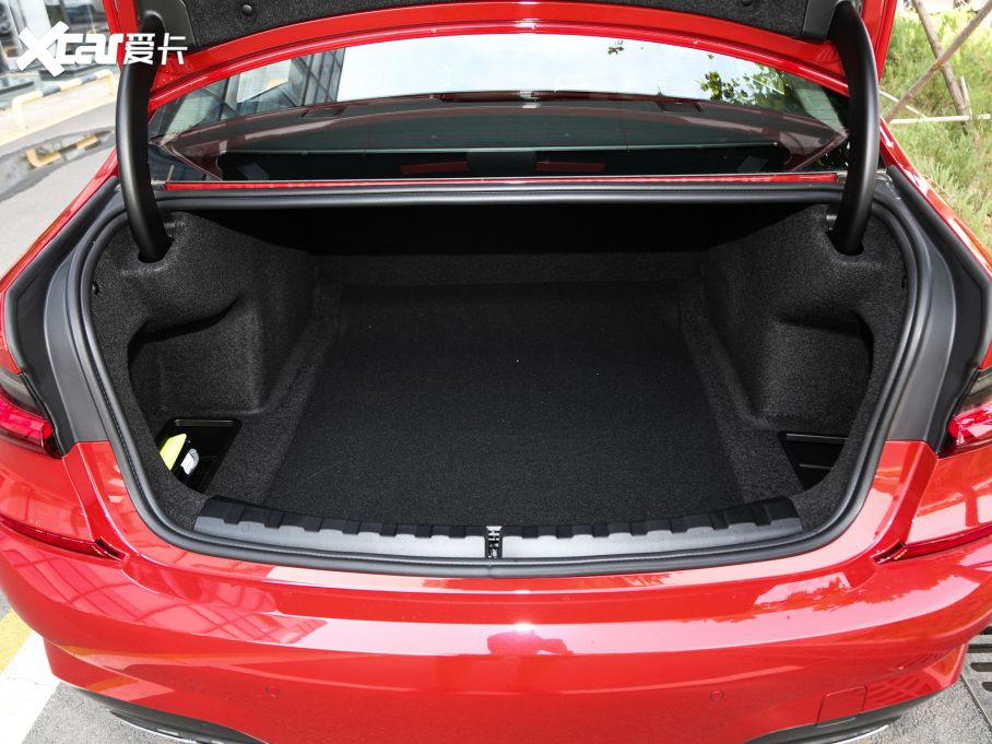 2021��R3ϵ �¿� 325Li M�\�����b