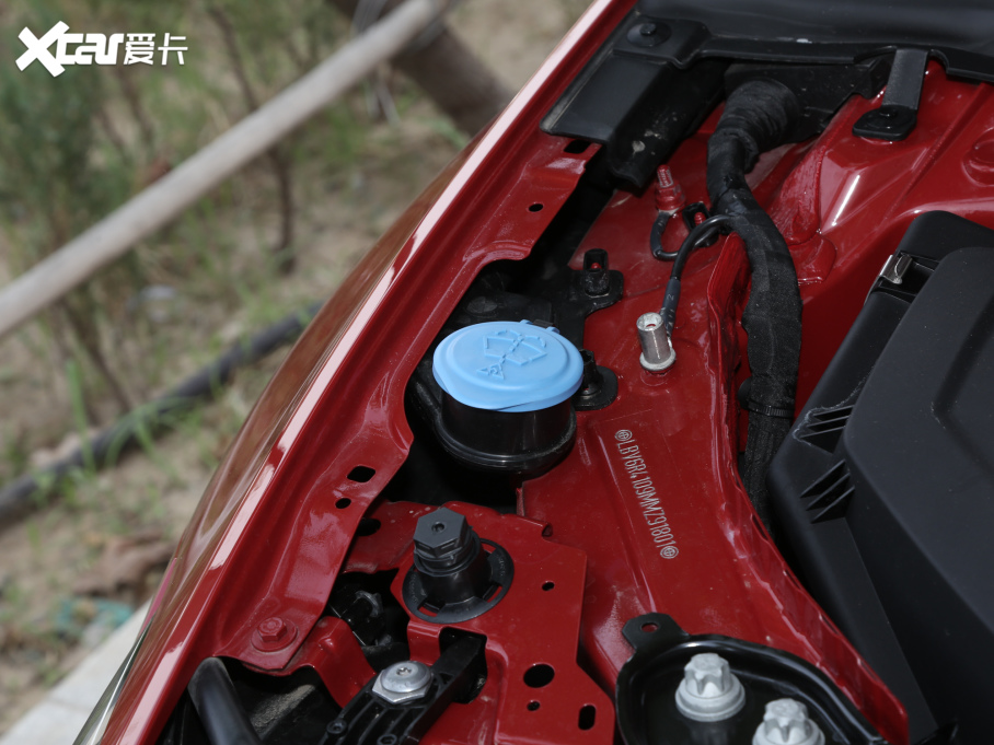 2021R3ϵ ¿ 325Li M\b