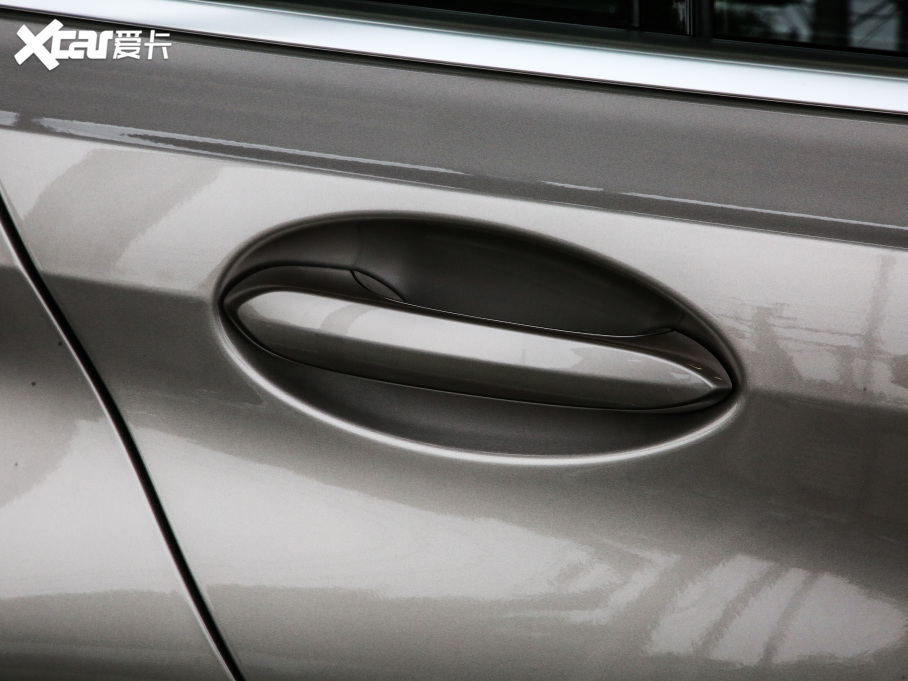 2021��R3ϵ �¿� 320Li M�\�����b