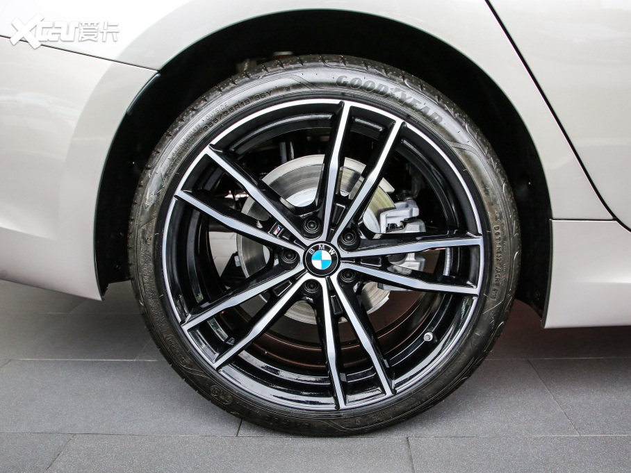 2021��R3ϵ �¿� 320Li M�\�����b