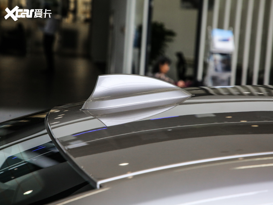 2021��R3ϵ �¿� 320Li M�\�����b