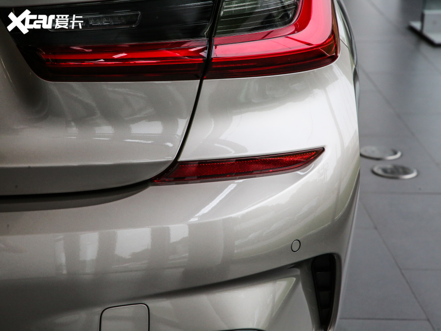 2021��R3ϵ �¿� 320Li M�\�����b