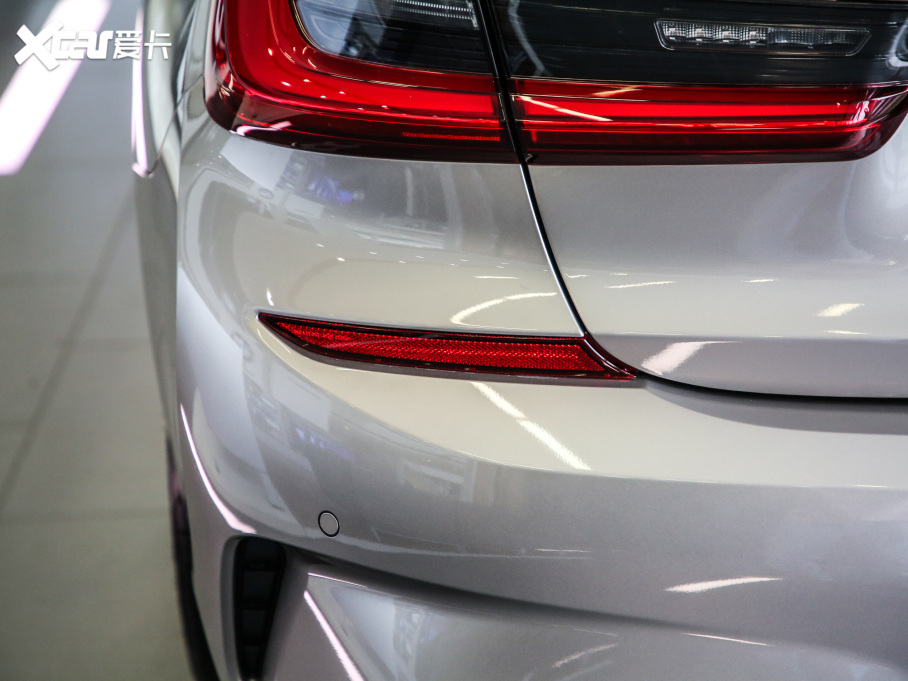 2021��R3ϵ �¿� 320Li M�\�����b