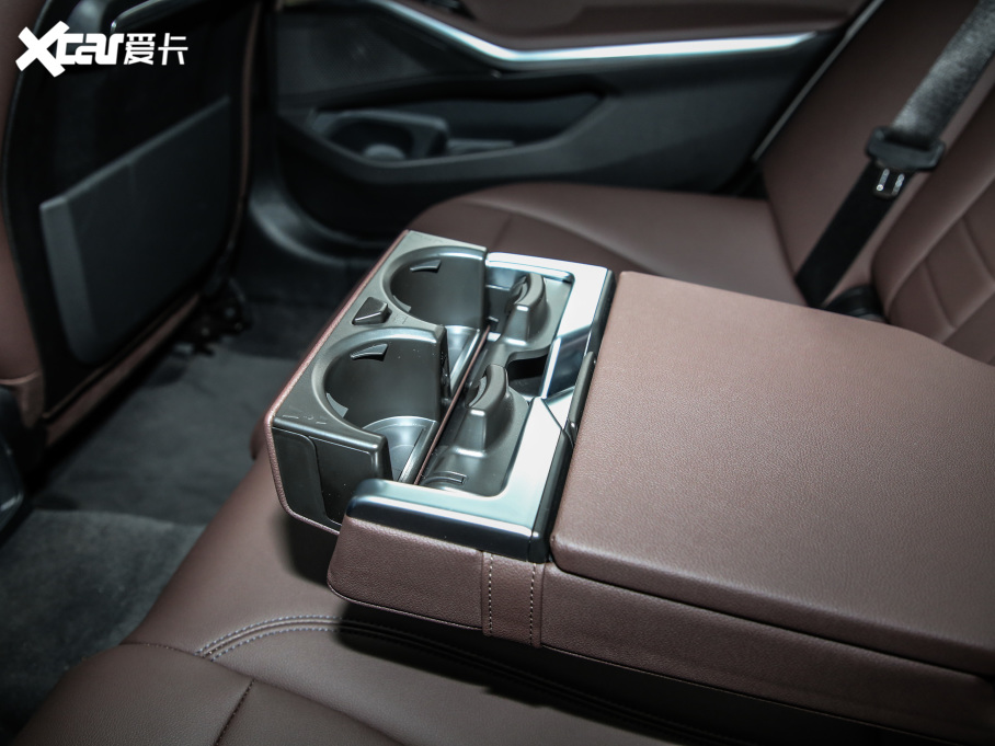 2021R3ϵ ¿ 320Li M\b