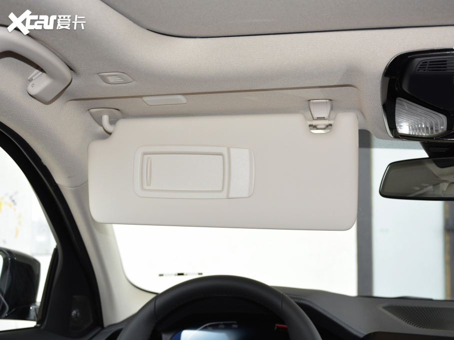 2021��R3ϵ �¿� 330i M�\����ҹ���b