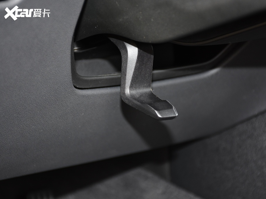 2021��R3ϵ �¿� 330i M�\����ҹ���b