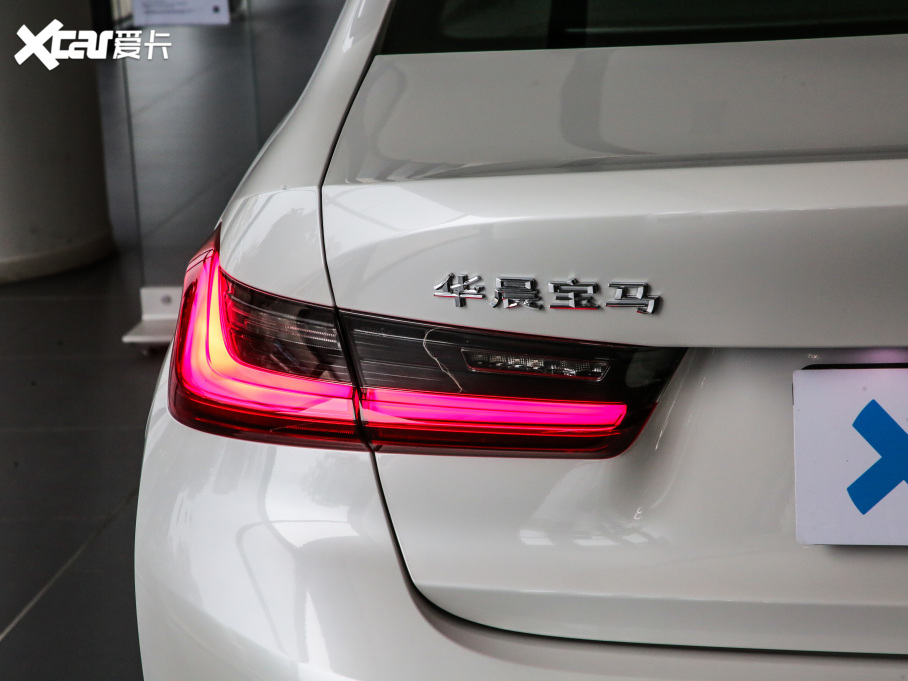 2021R3ϵ ¿ 320i \b