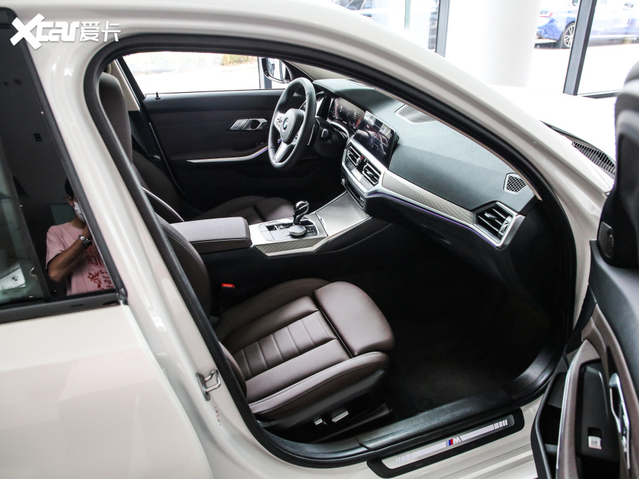 2021��R3ϵ �¿� 330i M�\����ҹ���b