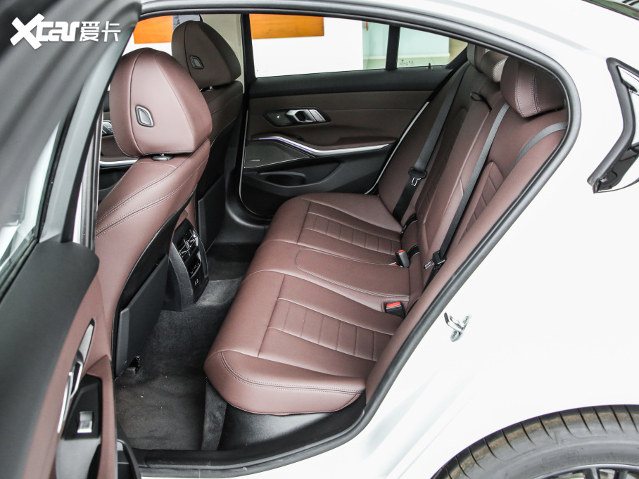 2021��R3ϵ �¿� 330i M�\����ҹ���b