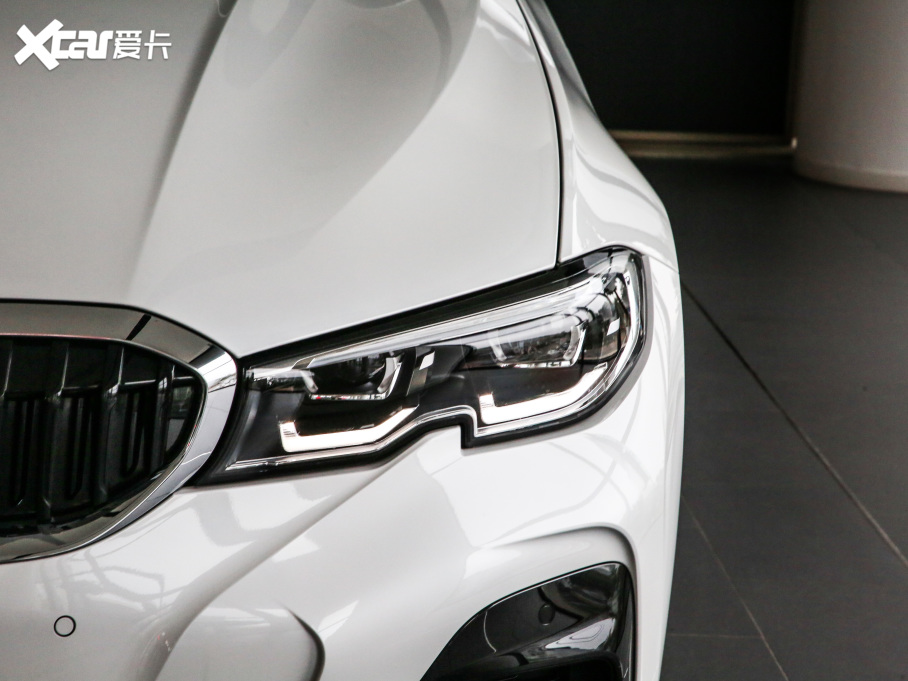 2021��R3ϵ �¿� 320Li M�\�����b