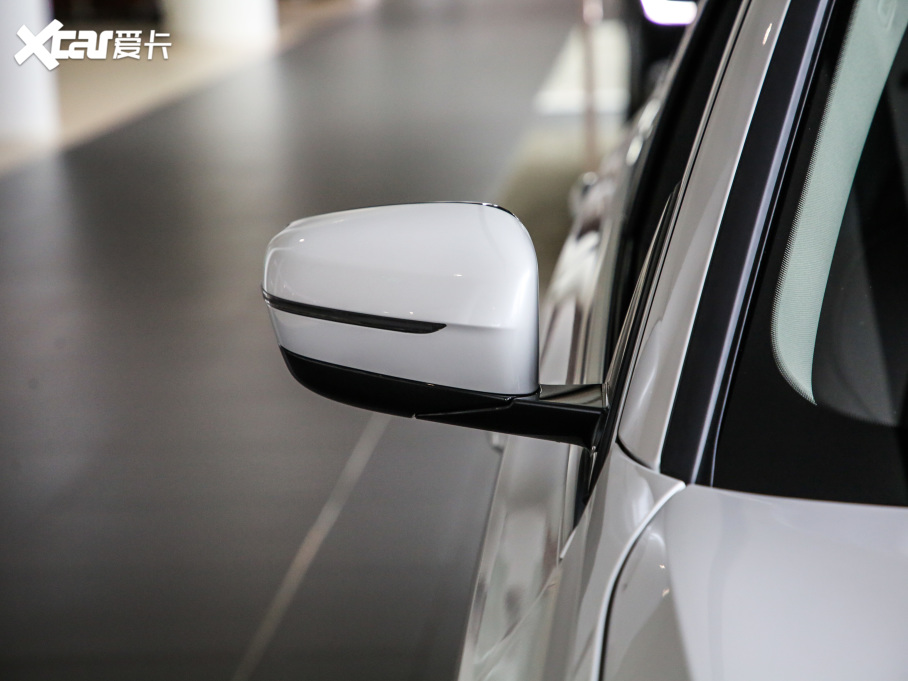 2021��R3ϵ �¿� 320Li M�\�����b