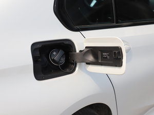 2021330Li xDrive M\ҹb w