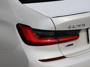 2021330Li xDrive M\ҹb ^