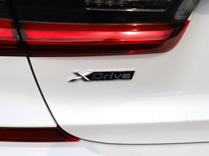 2021330Li xDrive M\ҹb ^