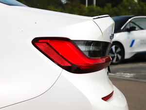 2021330Li xDrive M\ҹb ^