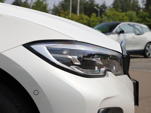 2021330Li xDrive M\ҹb ^