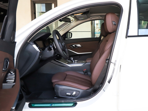 2021330Li xDrive M\ҹb ǰſg