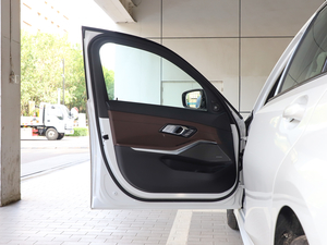 2021330Li xDrive M\ҹb {λ܇T