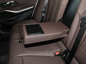 2021325i M\(yn)(dng)b  