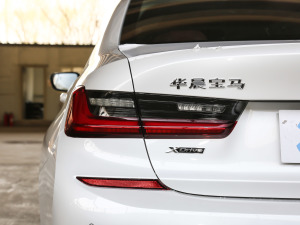 2021325Li xDrive M\b ^