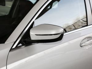 2021325Li xDrive M\b ^