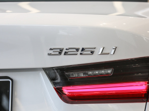 2021Ŀ 325Li M\b ^
