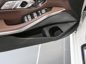 2021Ŀ 325Li M\(yn)(dng)b g