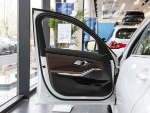 2021Ŀ 325Li M\(yn)b {λ܇T